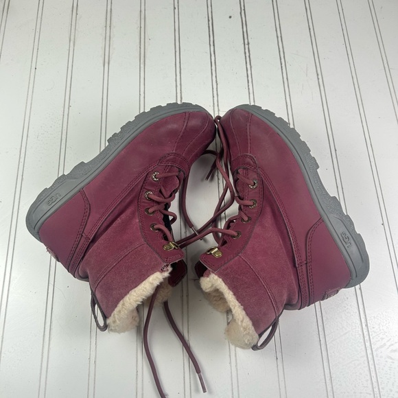 UGG Leggero Maroon Sheepskin Boots Women’s Size 4 - Picture 9 of 11